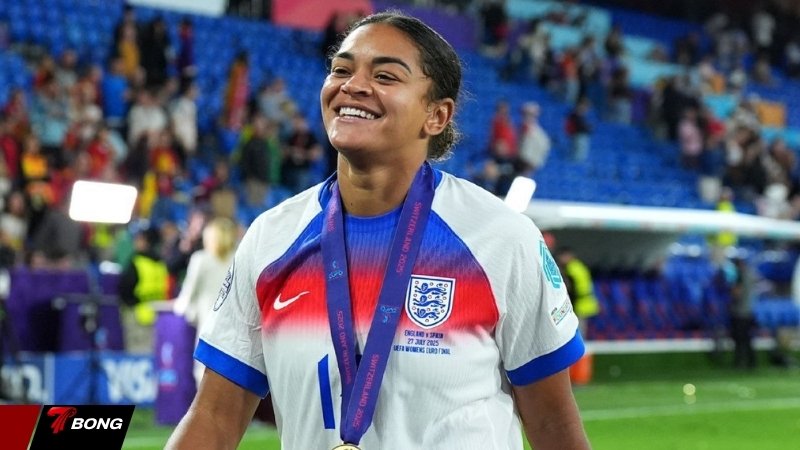 Jess Carter cũng đã nhiều lần bị kỳ thị trong quá khứ